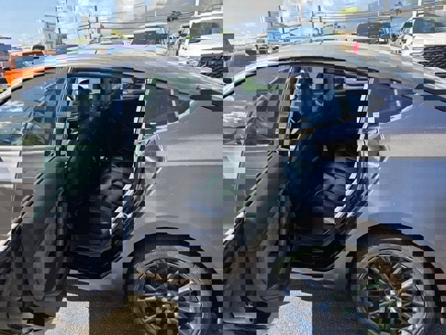 Used 2019 Tesla Model 3 Standard Range image 10