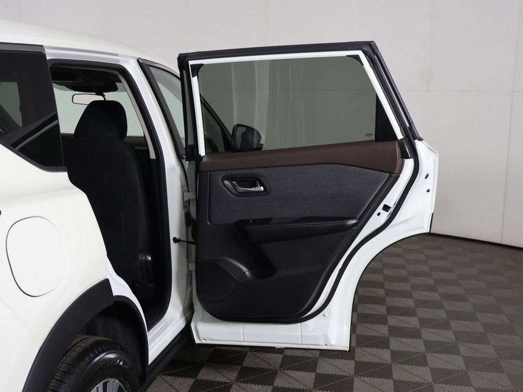 Used 2023 Nissan Rogue SV AWD/4WD image 19