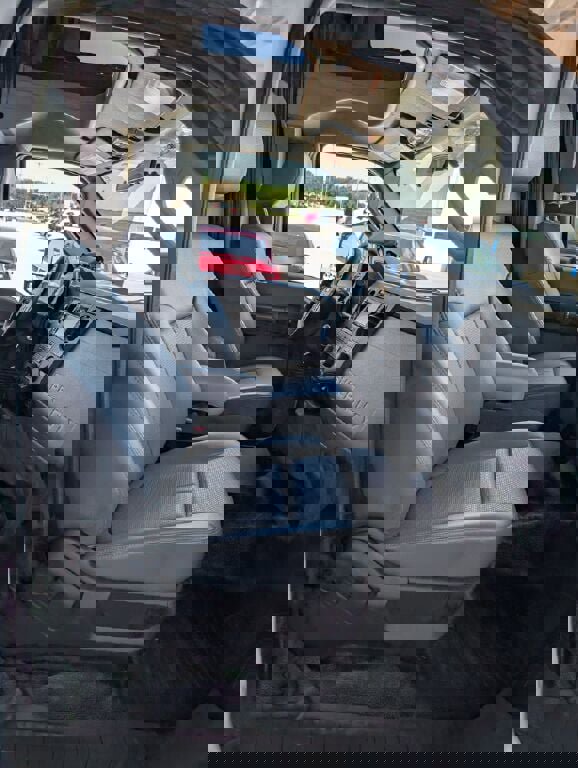 Used 2014 Ford F550 2WD Regular Cab Super Duty image 31