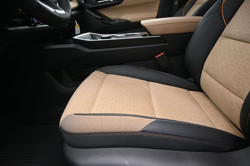 New 2026 Chevrolet Equinox ACTIV w/ Convenience Package III FWD image 13