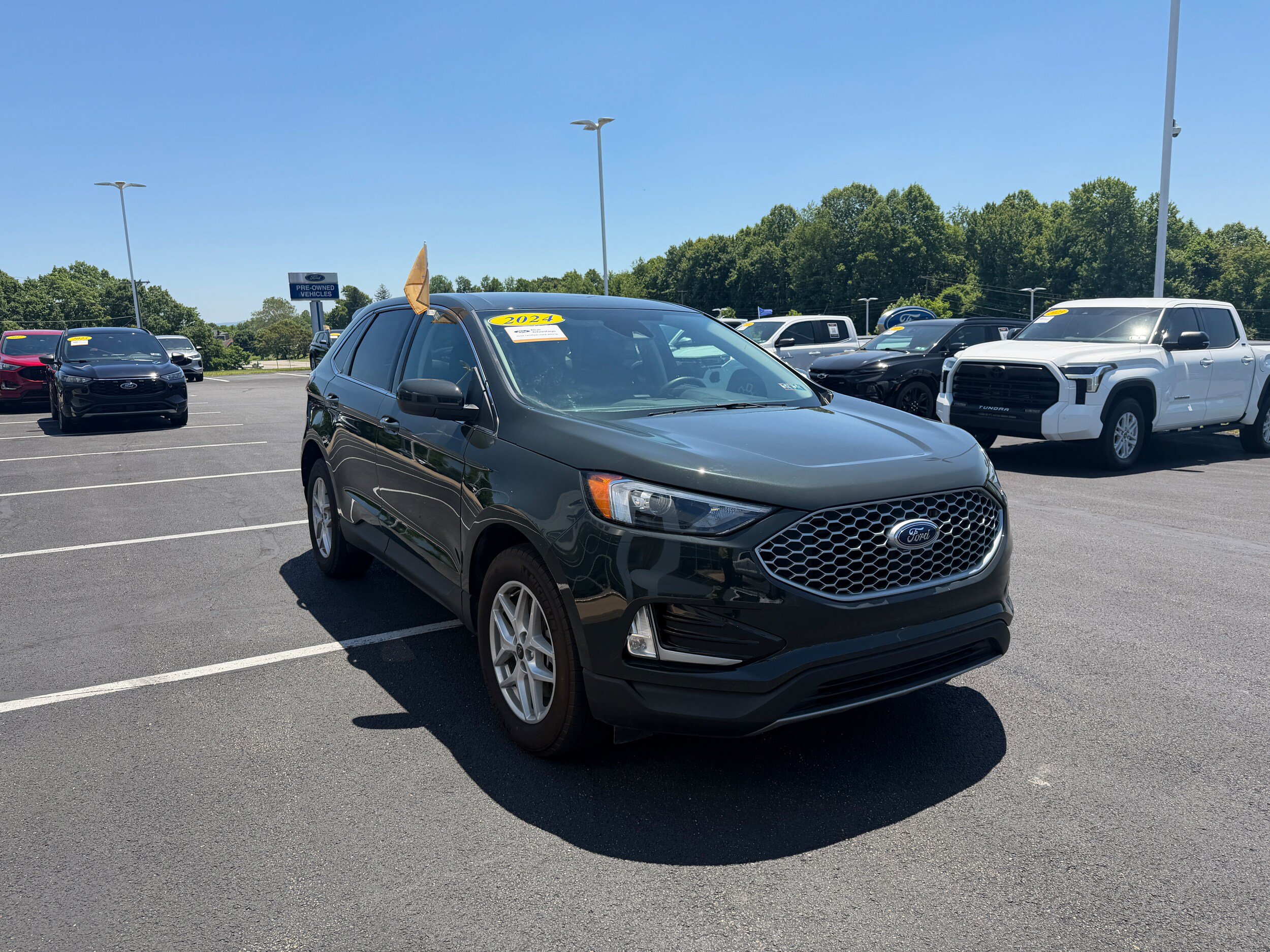 Certified 2024 Ford Edge SEL w/ Convenience Package AWD/4WD image 4