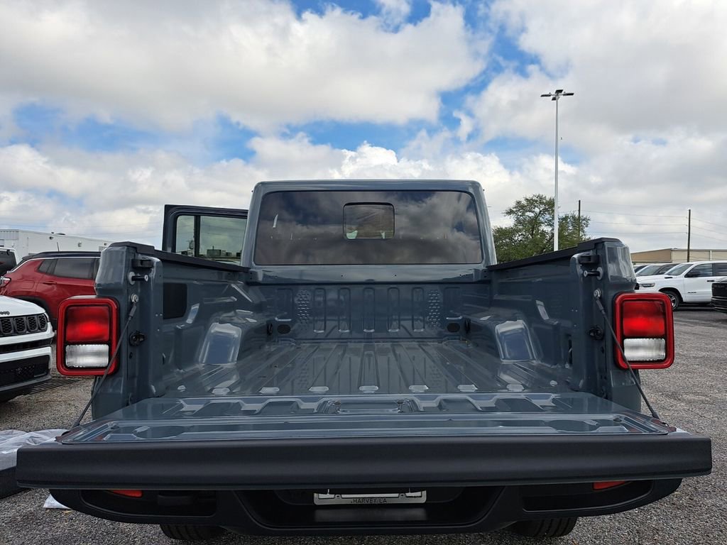 New 2026 Jeep Gladiator Sport AWD/4WD image 25