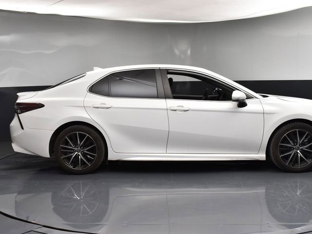 Used 2021 Toyota Camry SE image 8