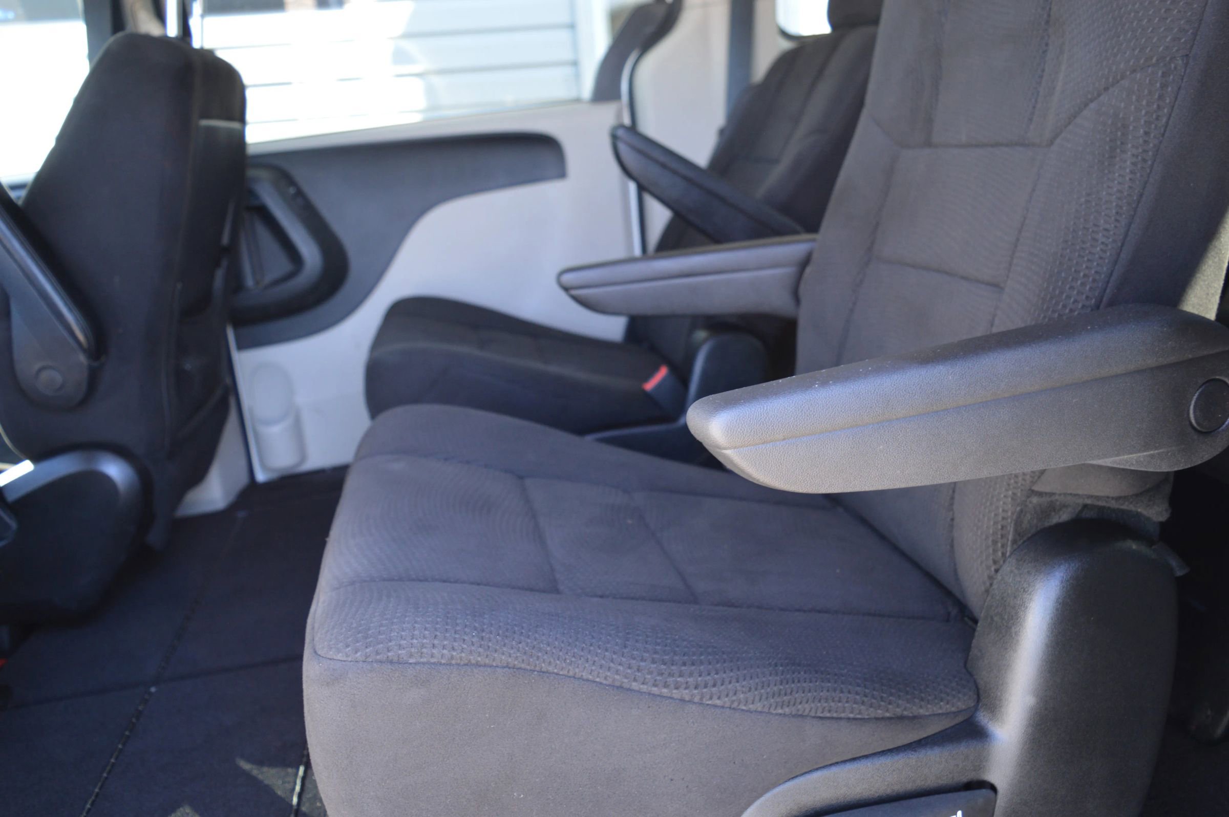 Used 2013 Dodge Grand Caravan SE image 16