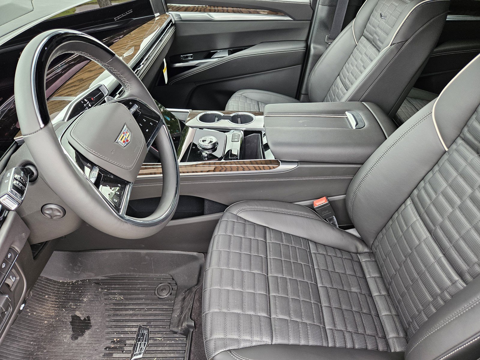 New 2026 Cadillac Escalade Platinum Sport w/ LPO, ONYX Package AWD/4WD image 9