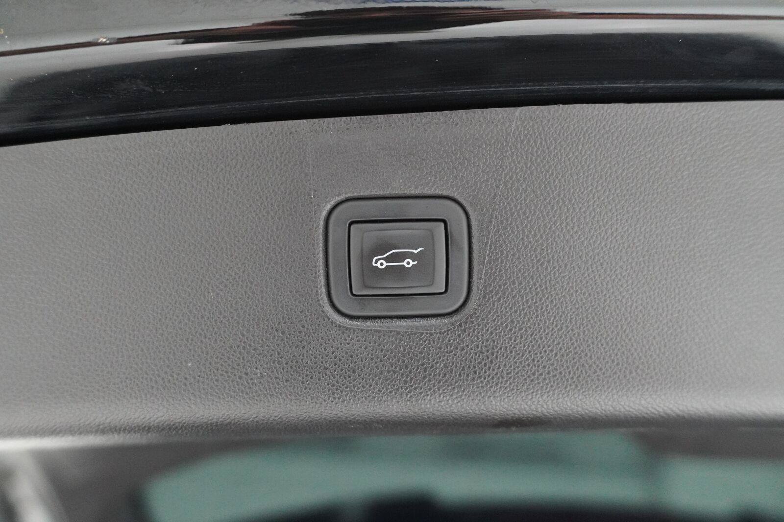 Used 2023 Chevrolet Blazer RS w/ Driver Confidence II Package FWD image 38