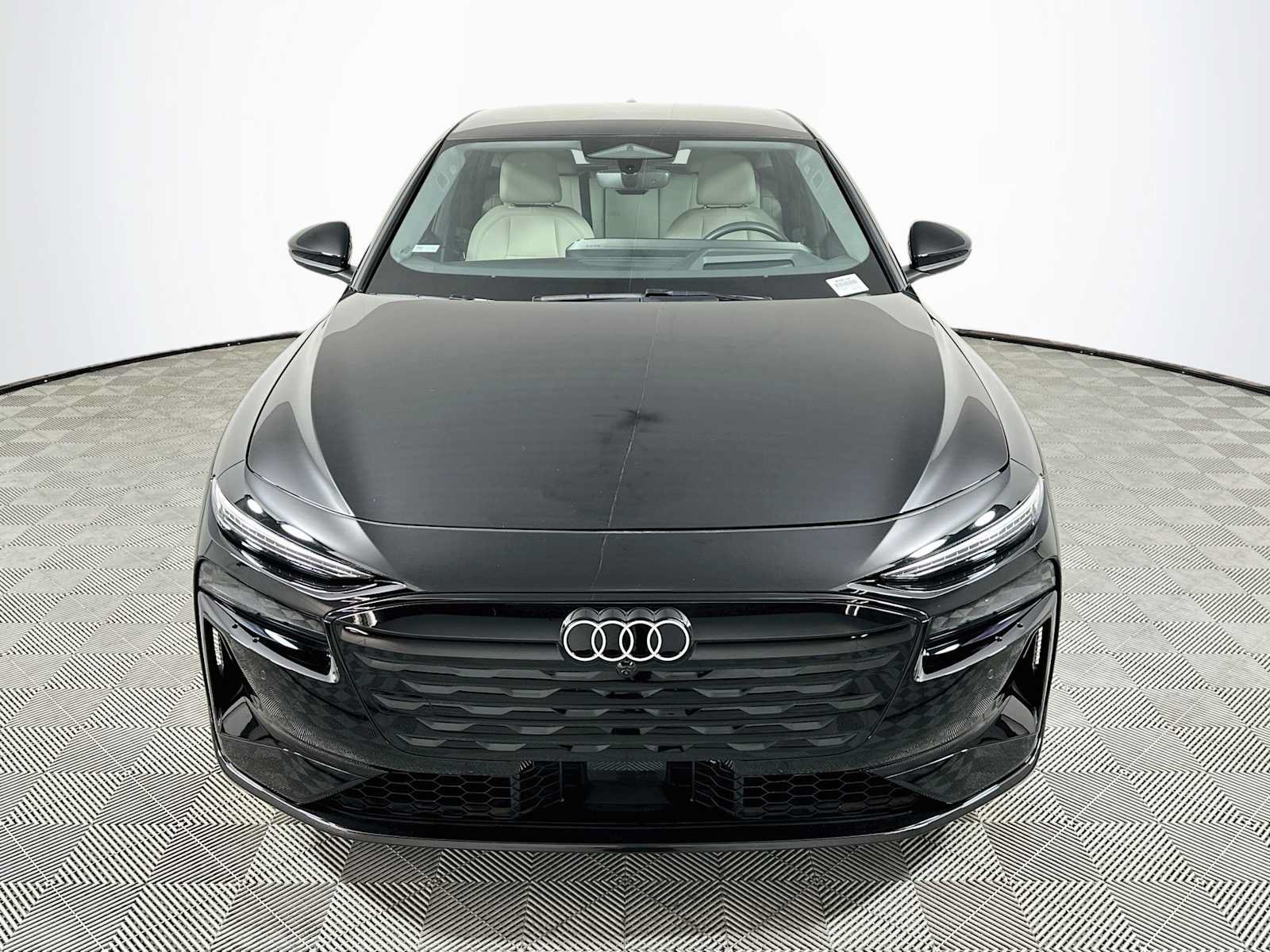 Used 2025 Audi A6 e-tron Premium Plus RWD image 2