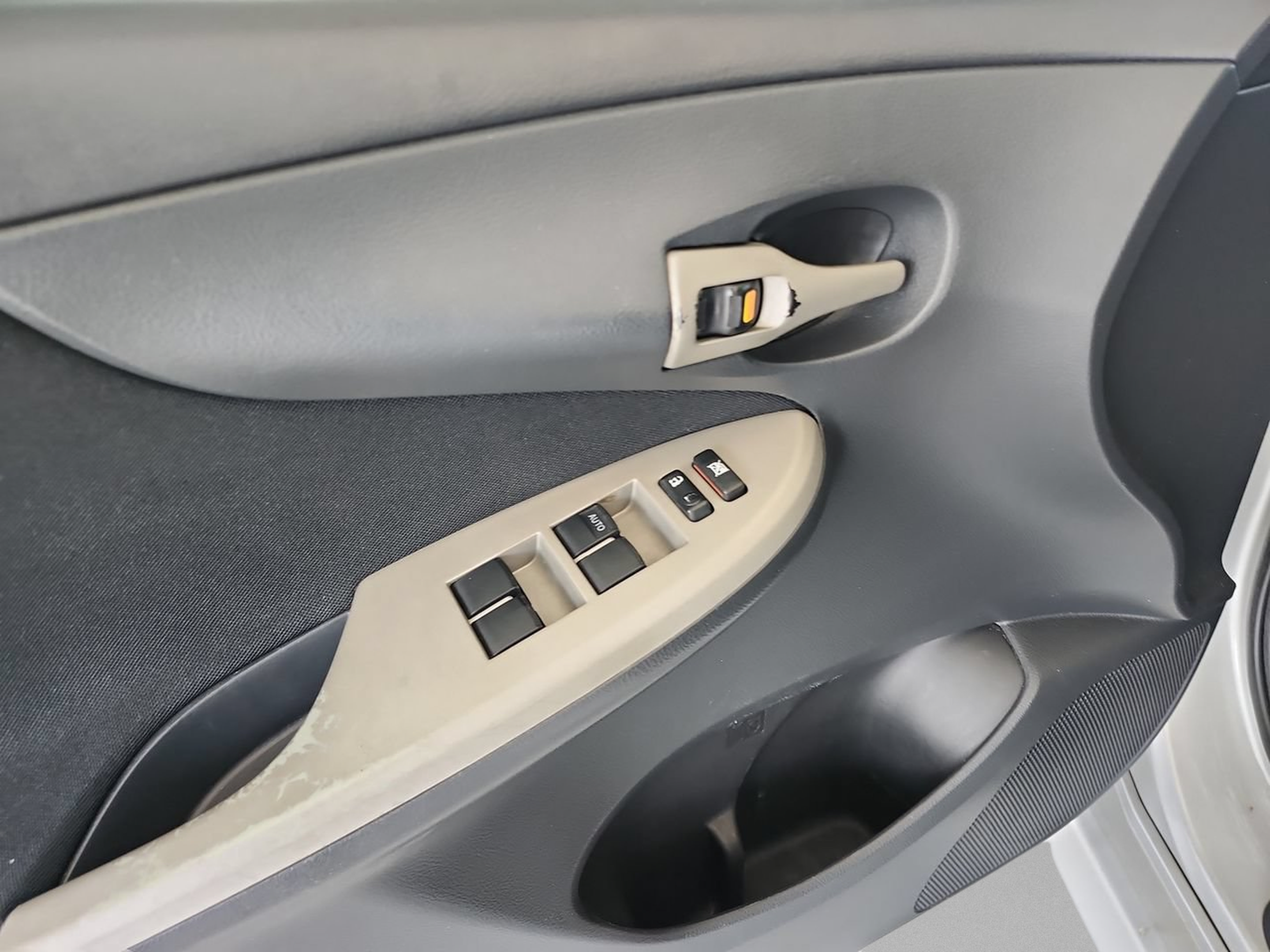 Used 2012 Toyota Corolla S FWD image 15