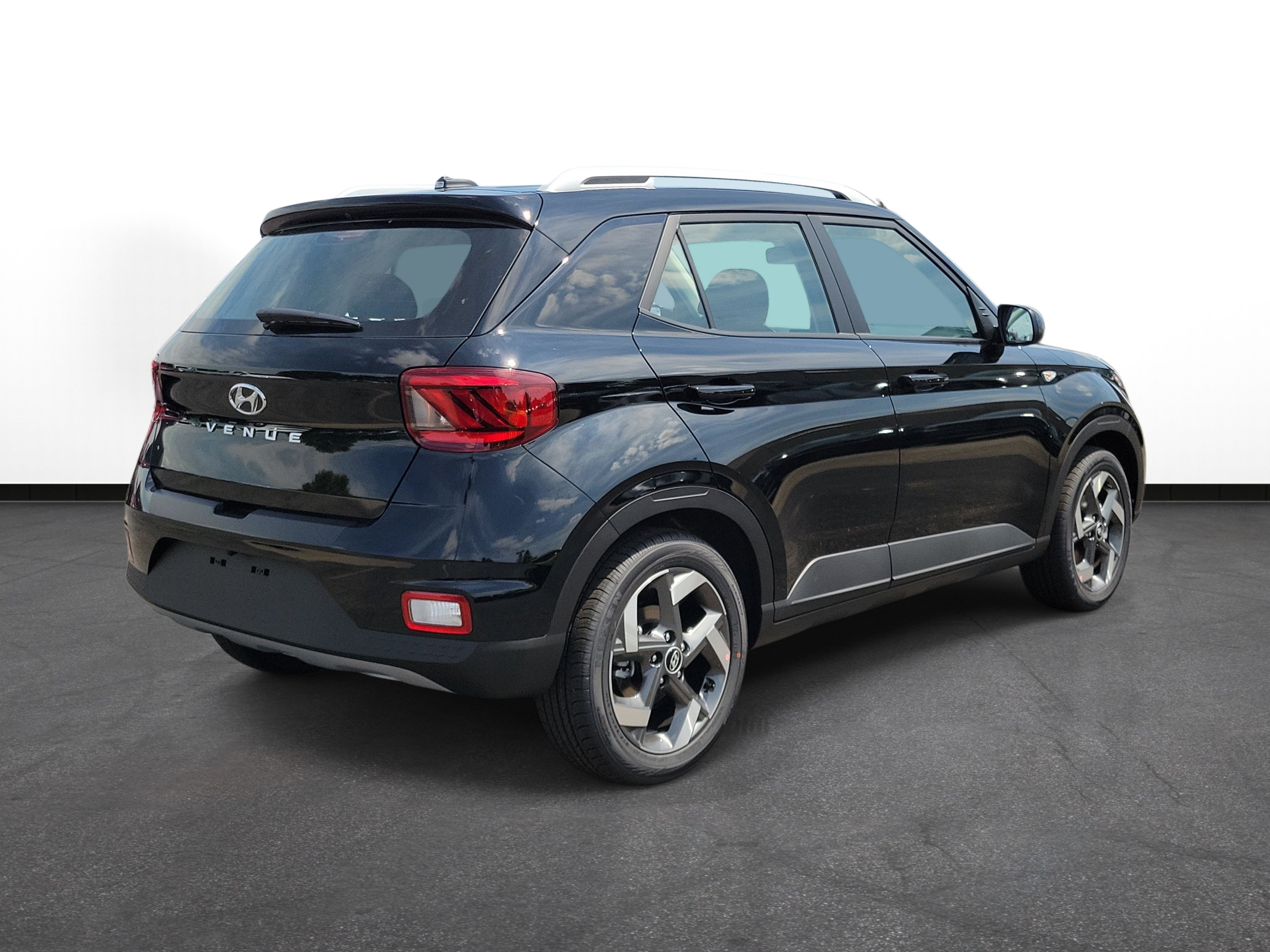 New 2026 Hyundai Venue SEL FWD image 4
