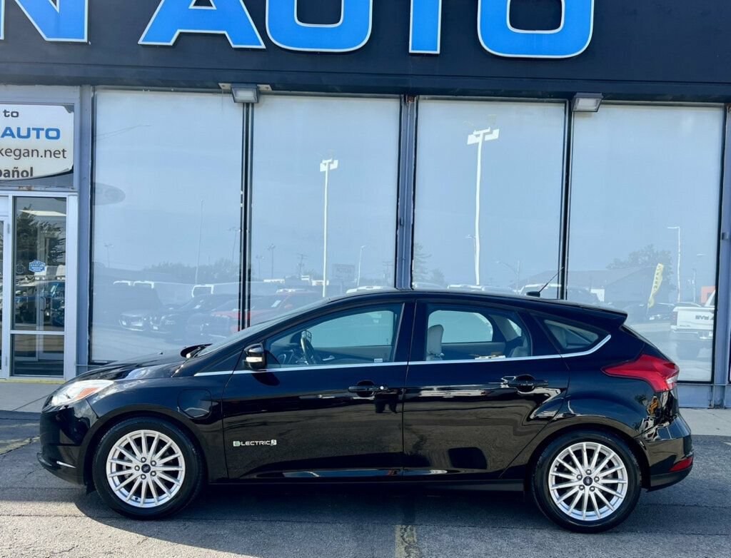 Used 2018 Ford Focus Electric Hatchback FWD image 2