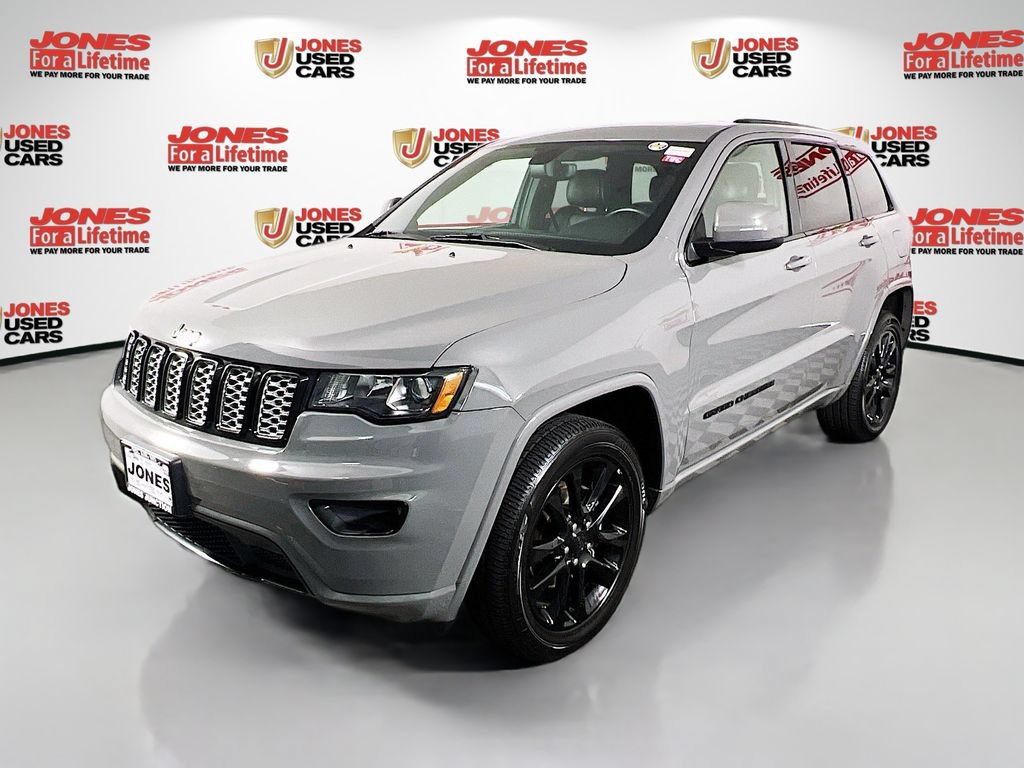 Used 2019 Jeep Grand Cherokee Altitude AWD/4WD image 13