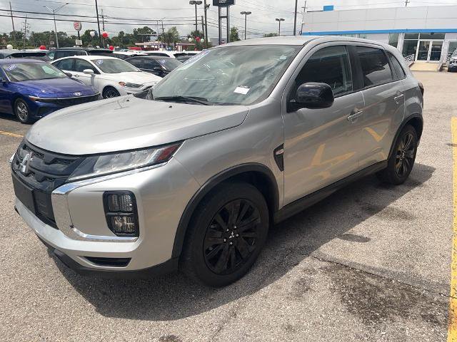 Used 2025 Mitsubishi Outlander Sport LE AWD/4WD image 2