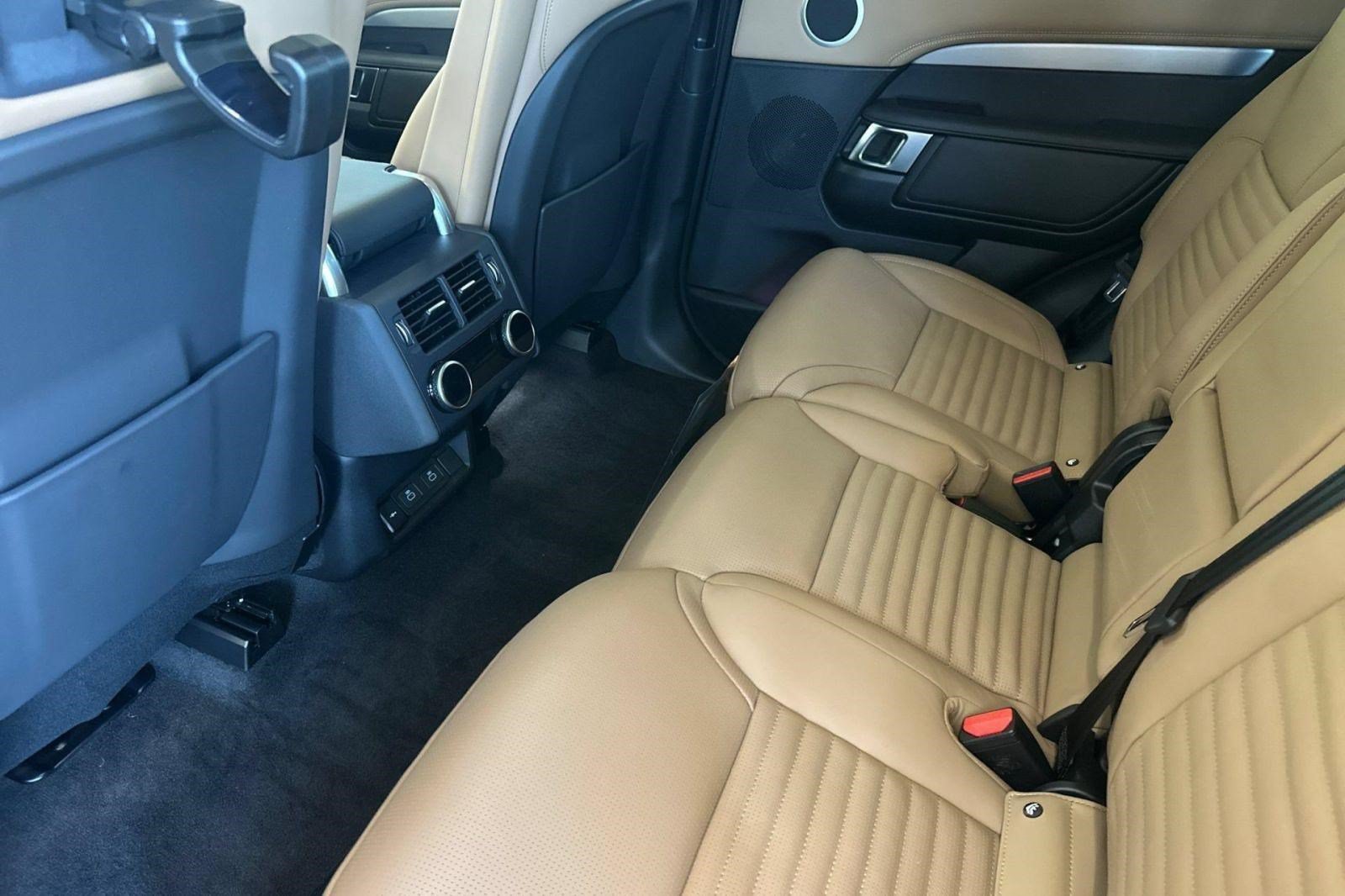 New 2026 Land Rover Discovery Limited Edition AWD/4WD image 26