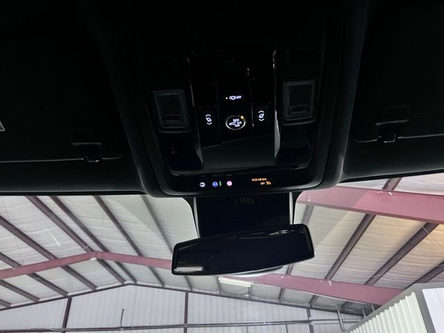 Used 2026 Chevrolet Suburban LT w/ Comfort Package RWD image 29