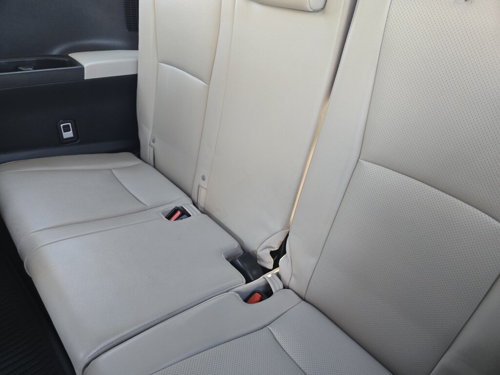 Used 2024 Toyota Grand Highlander AWD image 11