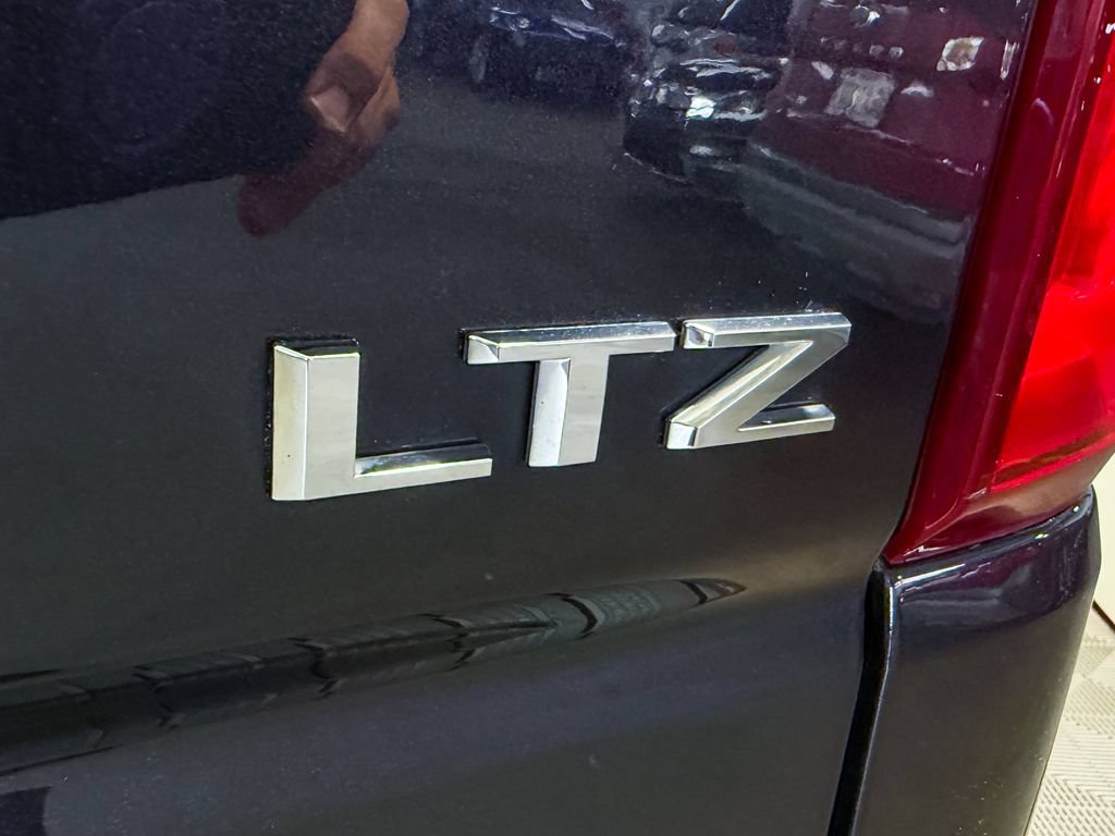 Used 2023 Chevrolet Silverado 1500 LTZ AWD/4WD image 11