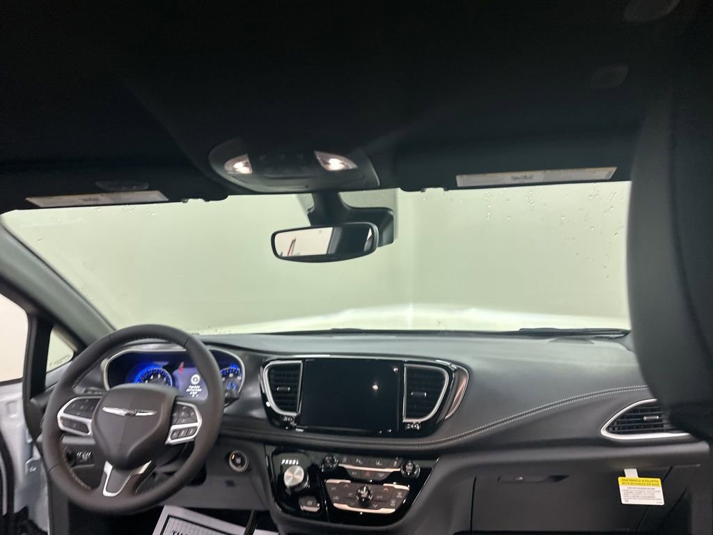 New 2026 Chrysler Pacifica Select image 20