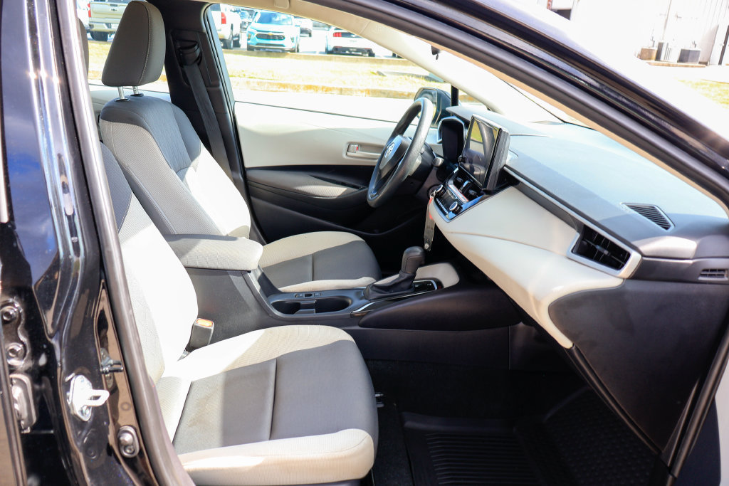 Used 2026 Toyota Corolla LE FWD image 10