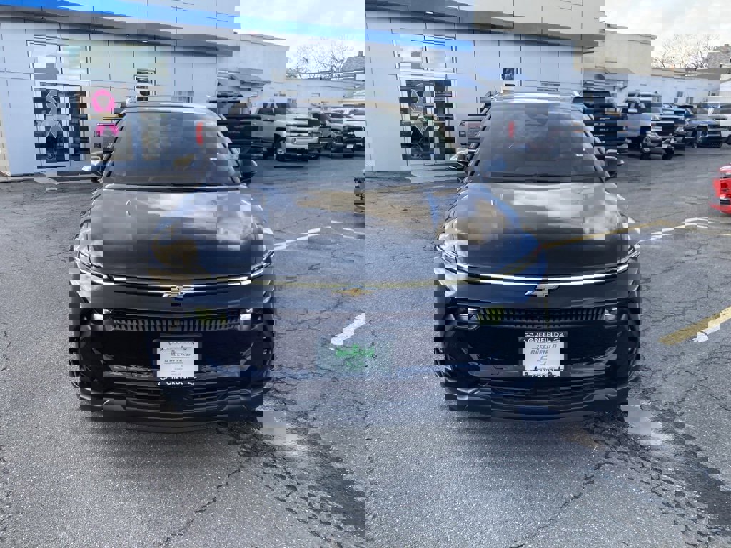 New 2026 Chevrolet Equinox EV LT image 2