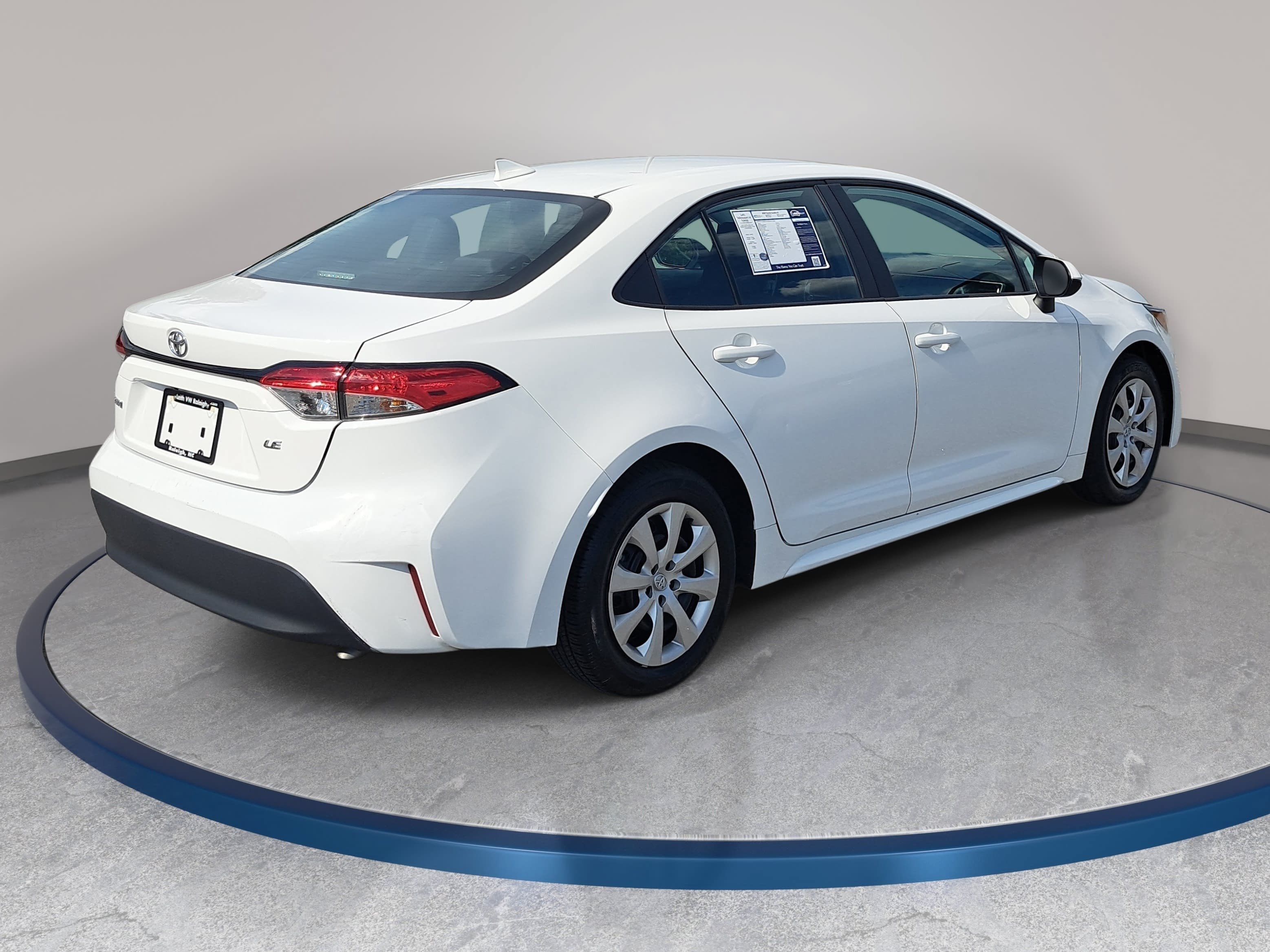 Used 2026 Toyota Corolla LE FWD image 5