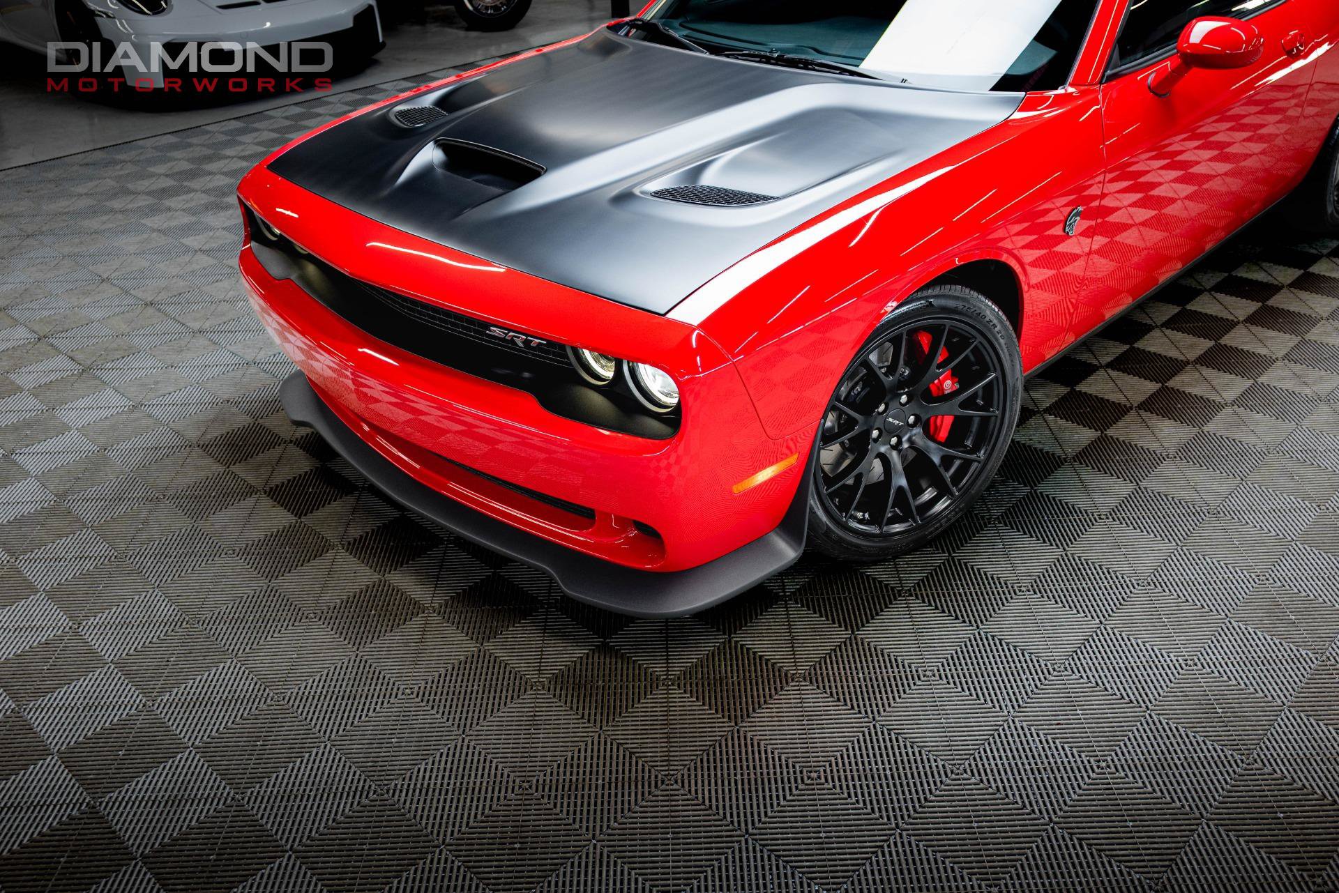 Used 2015 Dodge Challenger SRT Hellcat RWD image 8