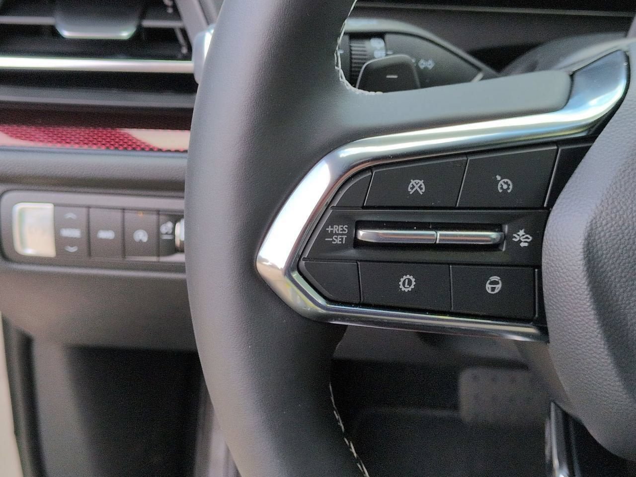 New 2026 Chevrolet Traverse Z71 w/ Enhanced Driving Package AWD/4WD image 14