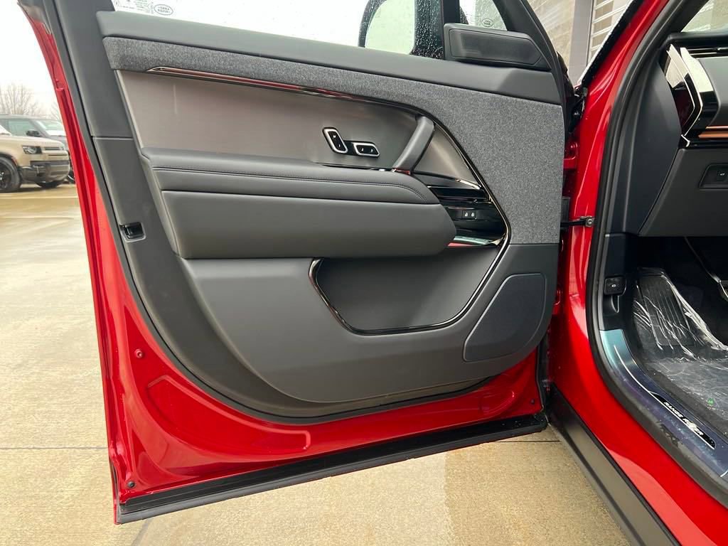 New 2025 Land Rover Range Rover Sport Dynamic SE image 6