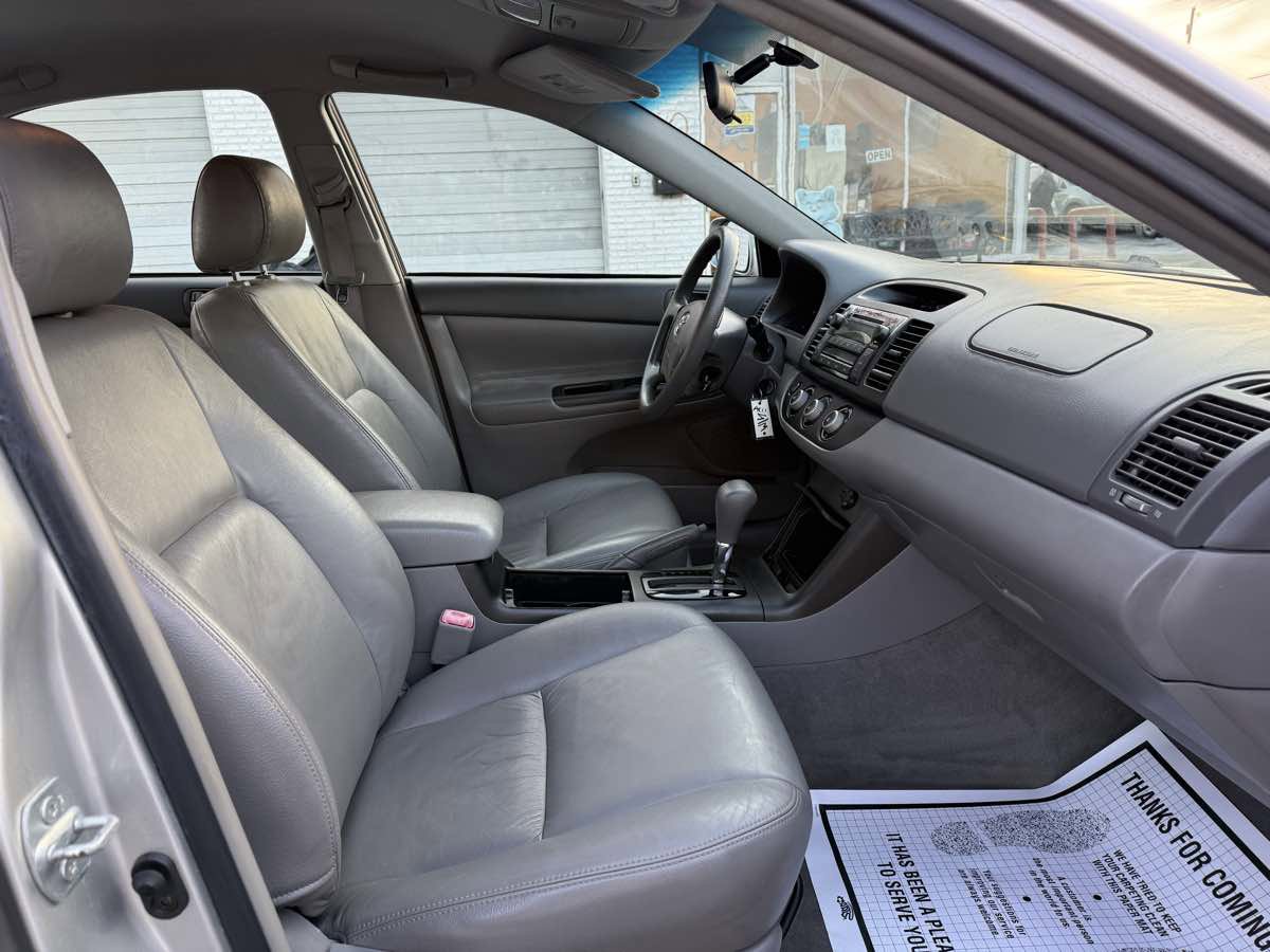 Used 2006 Toyota Camry LE image 12