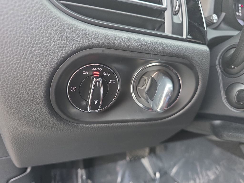 New 2026 Porsche Macan image 37