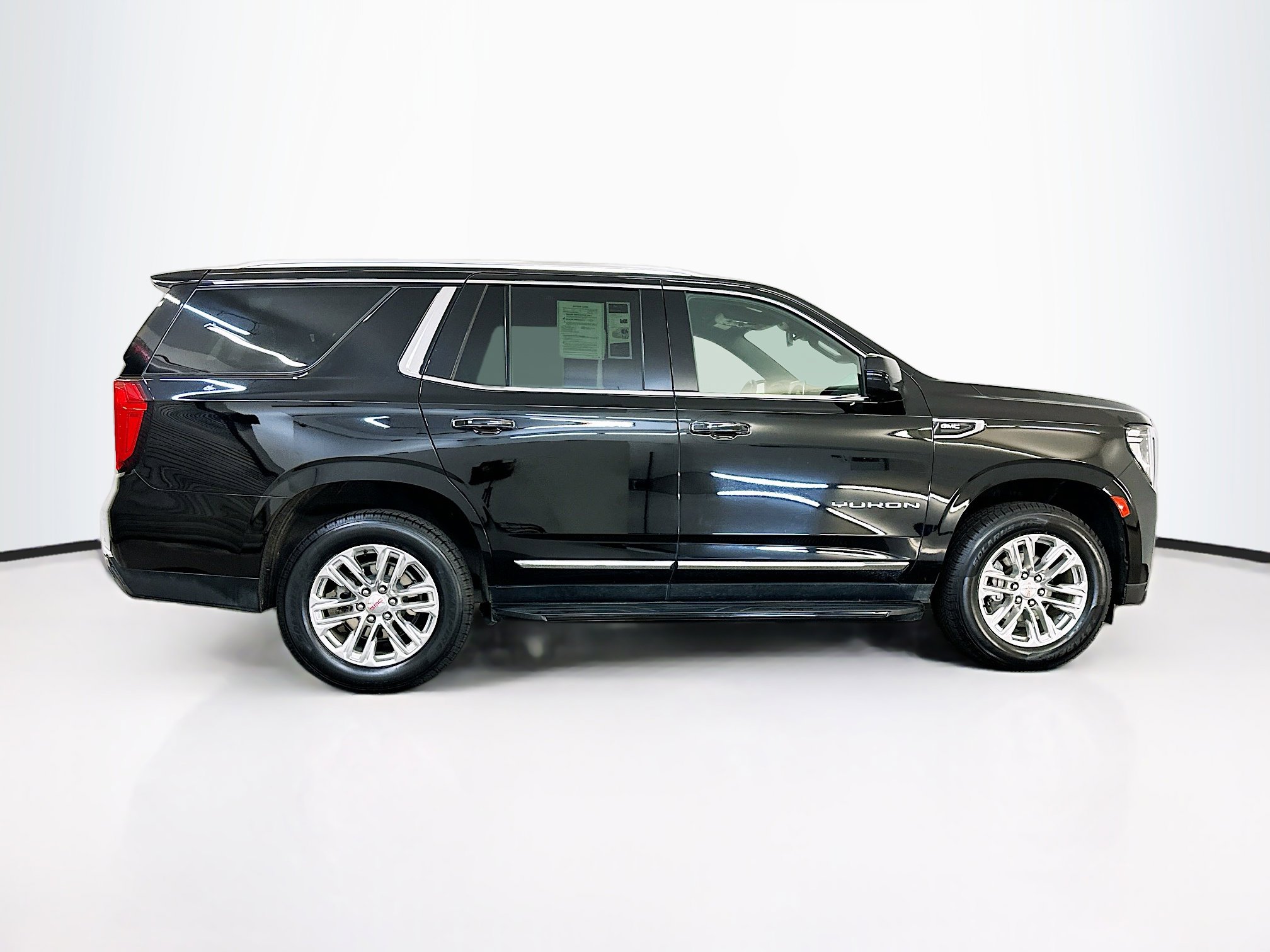 Used 2024 GMC Yukon SLT image 10