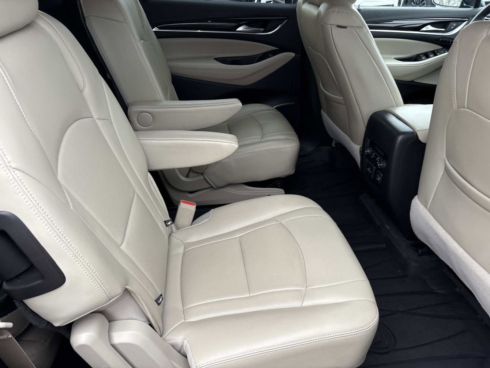 Used 2020 Buick Enclave Premium w/ LPO, Luxury Package image 32