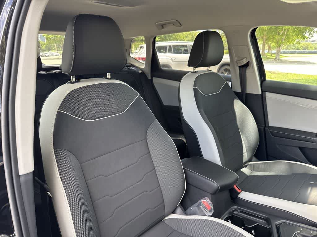 New 2026 Volkswagen Taos SE FWD image 27