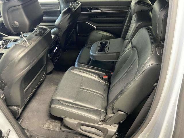 Used 2024 Jeep Wagoneer L Series II w/ Flexible Seating Group AWD/4WD image 10