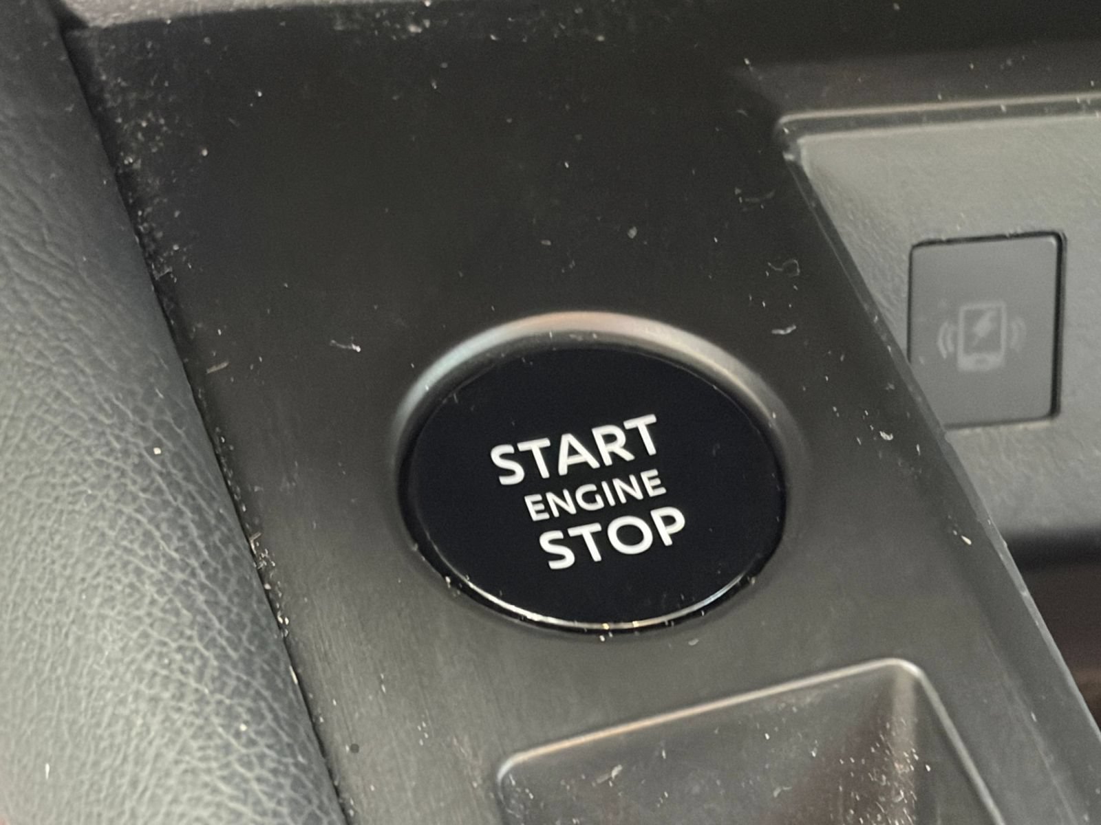 Used 2026 Nissan Kicks SR FWD image 19