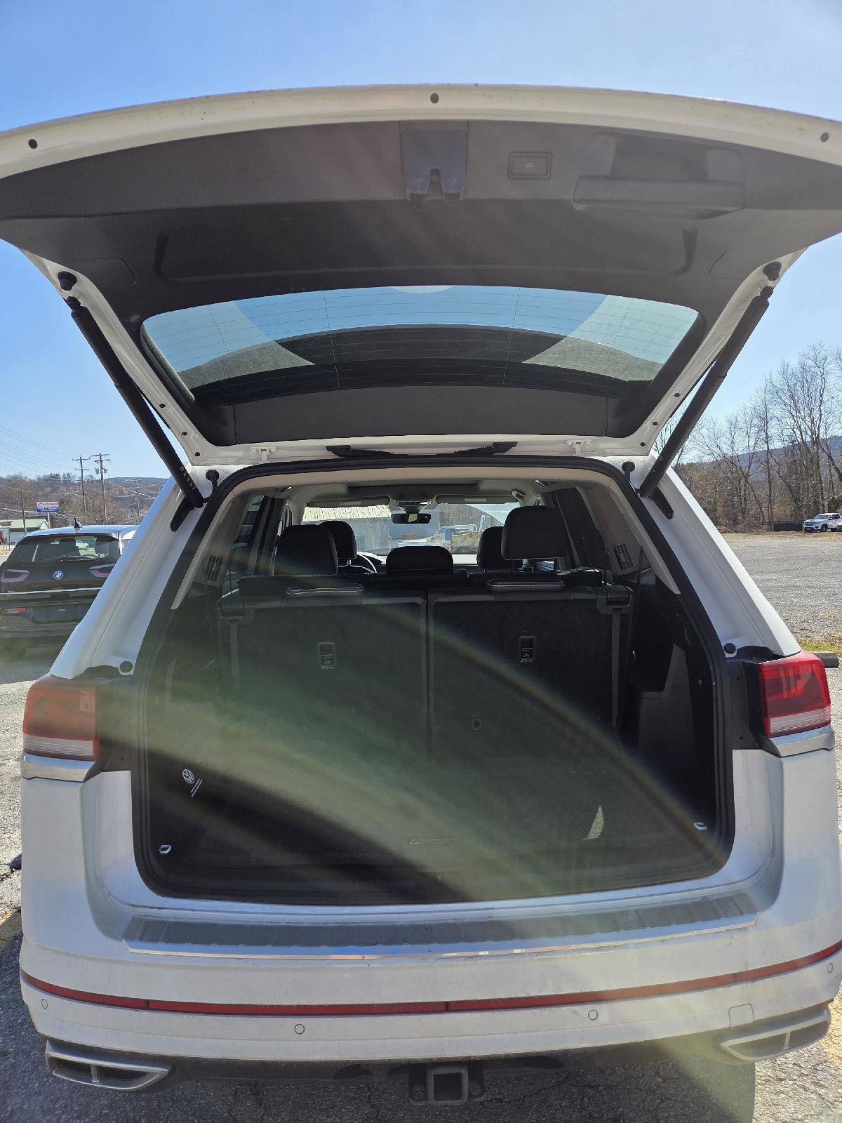 Used 2024 Volkswagen Atlas SEL Premium R-Line image 7