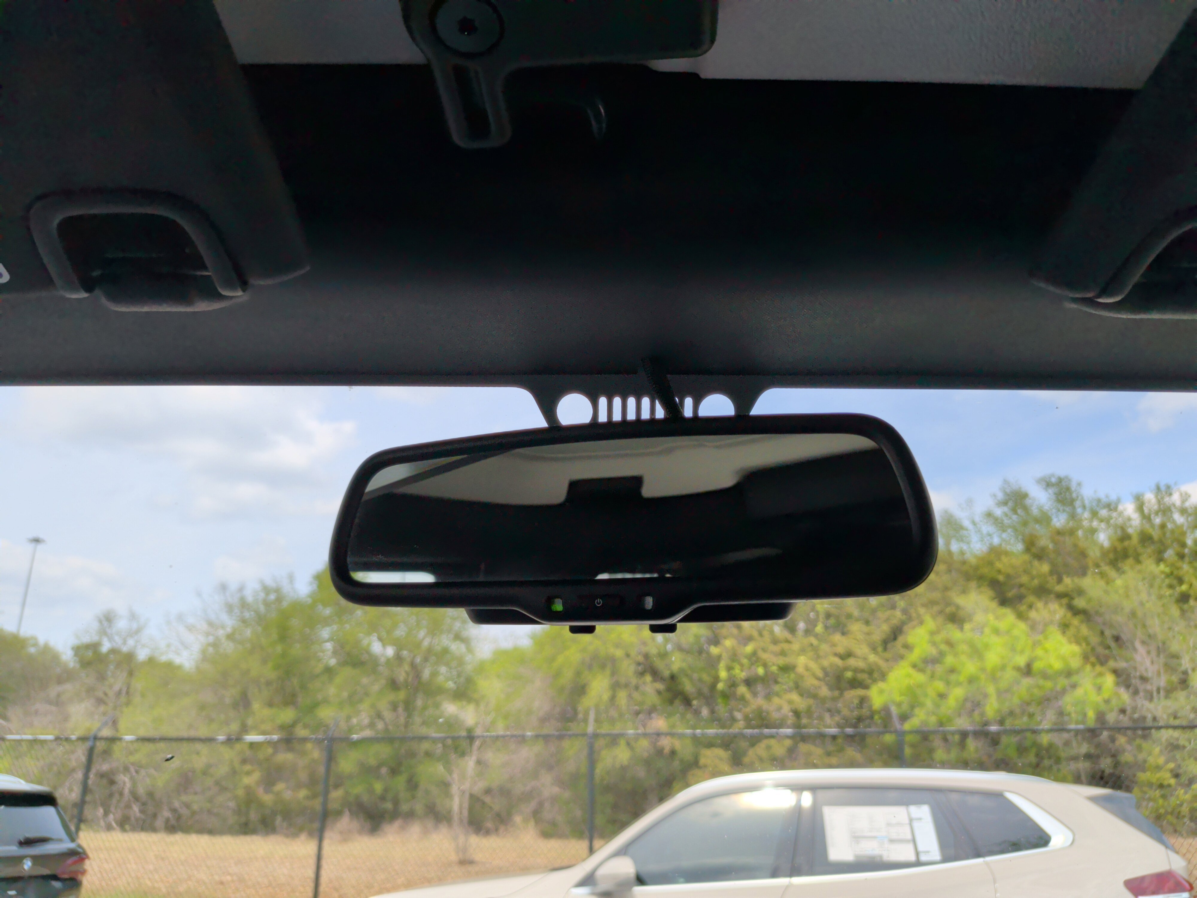 Used 2016 Jeep Wrangler Unlimited Rubicon w/ Connectivity Group image 29