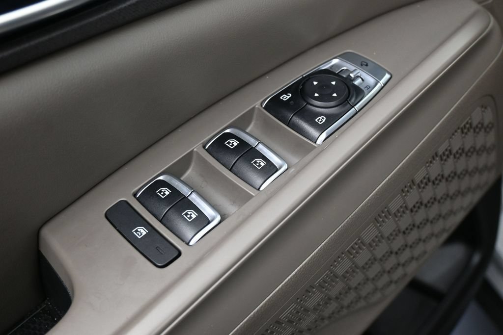 Used 2025 Kia Carnival EX FWD image 14