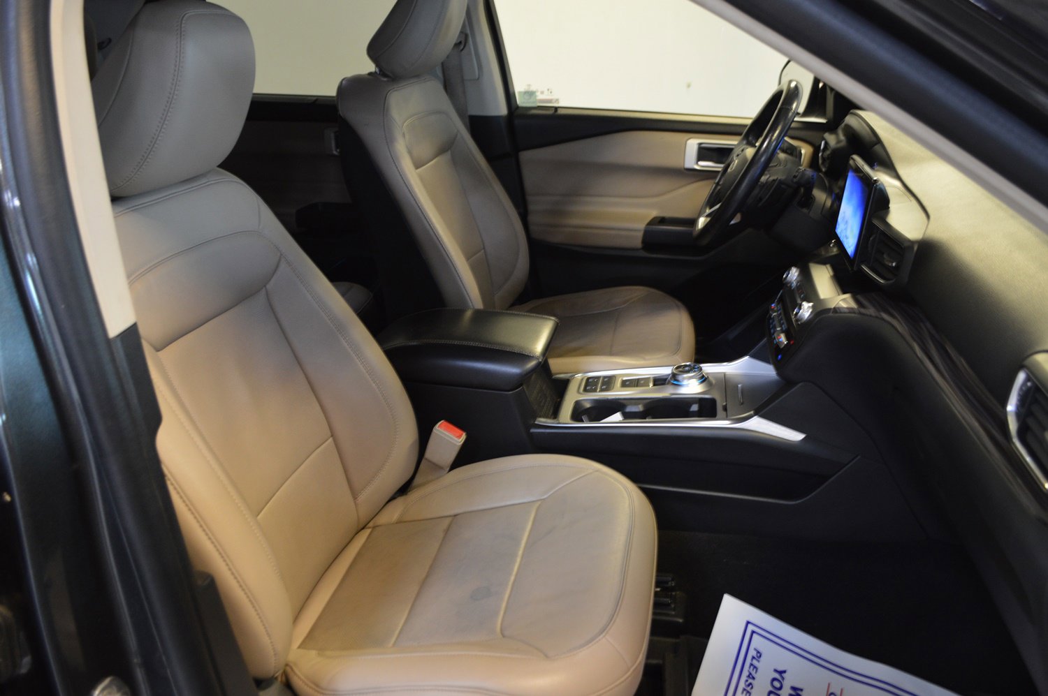 Used 2020 Ford Explorer Limited w/ Class III Trailer Tow Package image 11