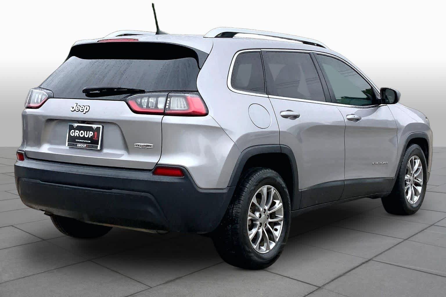 Used 2019 Jeep Cherokee Latitude Plus FWD image 13