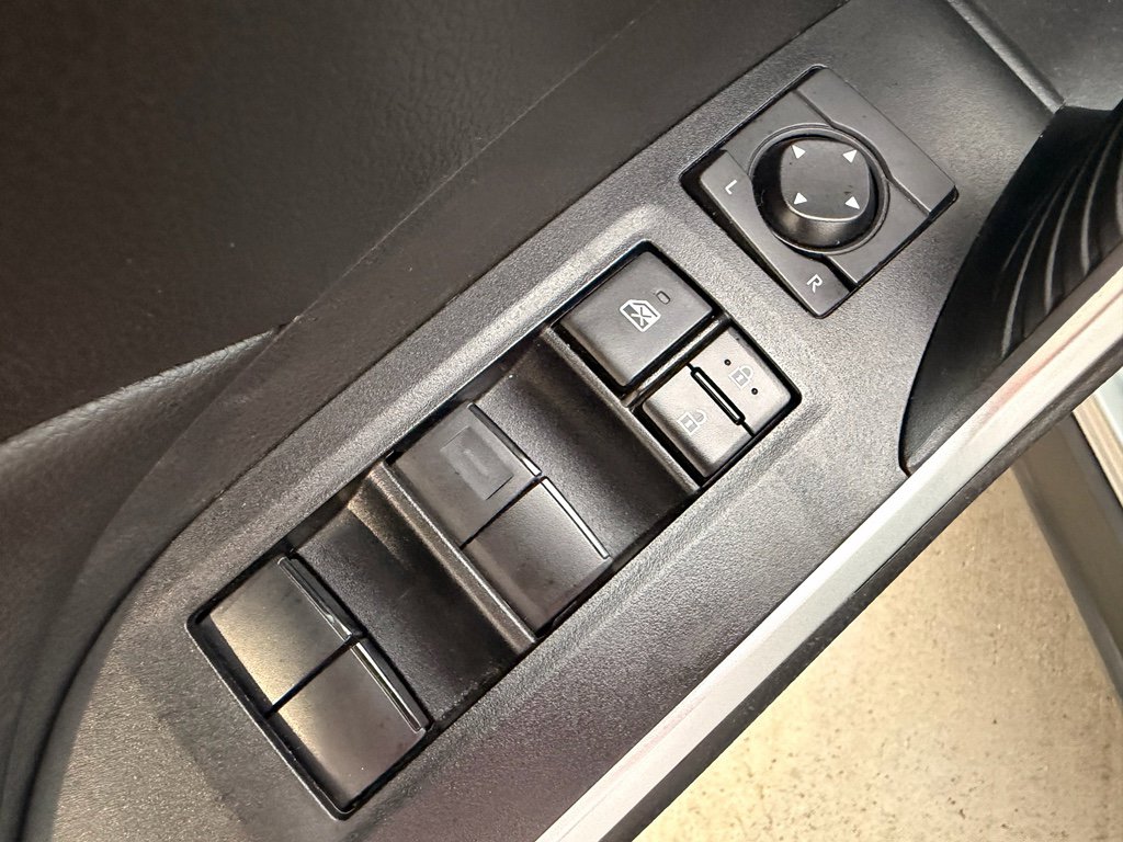 Used 2021 Toyota RAV4 LE image 13