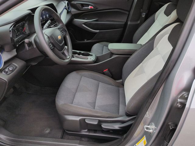 Used 2024 Chevrolet Trax LS FWD image 14
