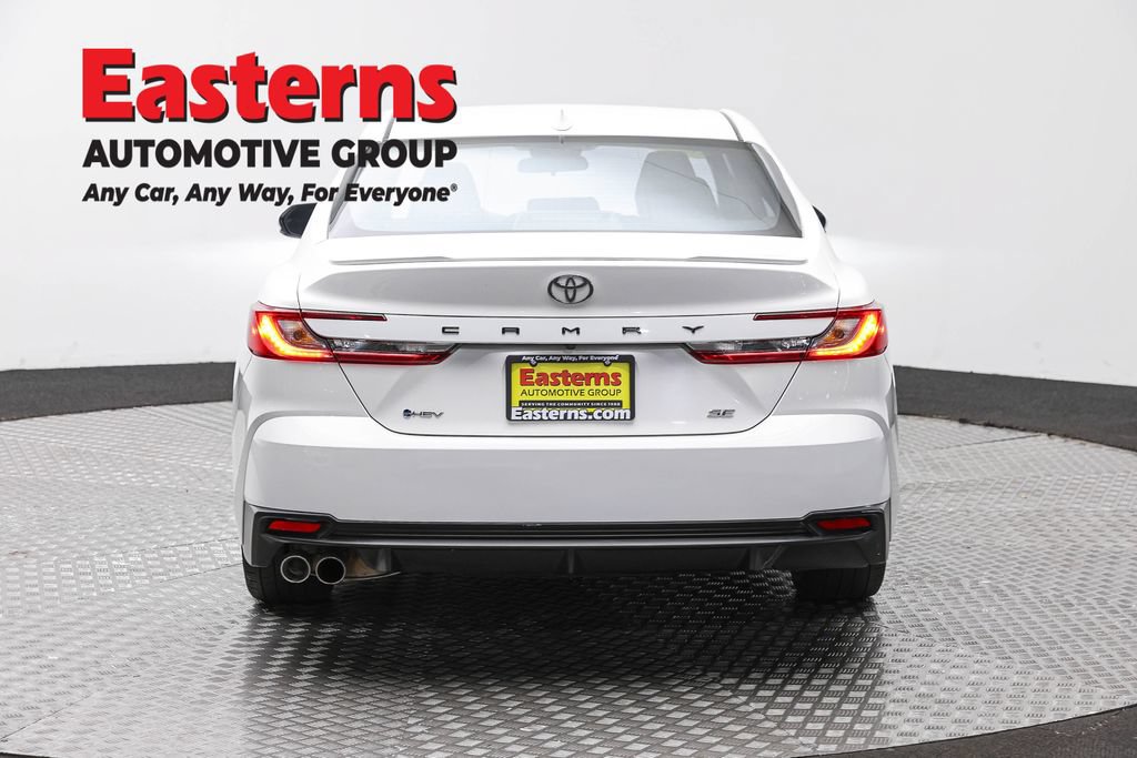 Used 2025 Toyota Camry SE FWD image 6