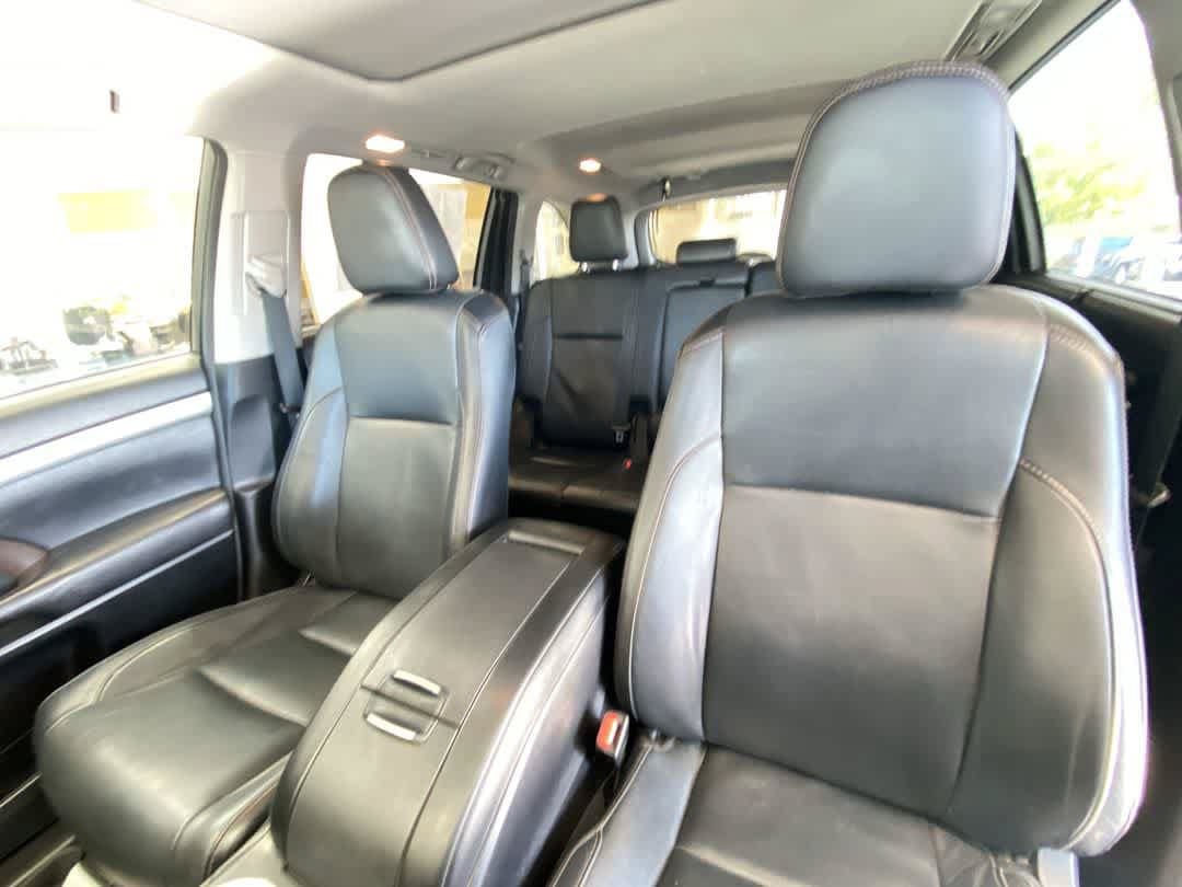 Used 2017 Toyota Highlander XLE AWD/4WD image 14