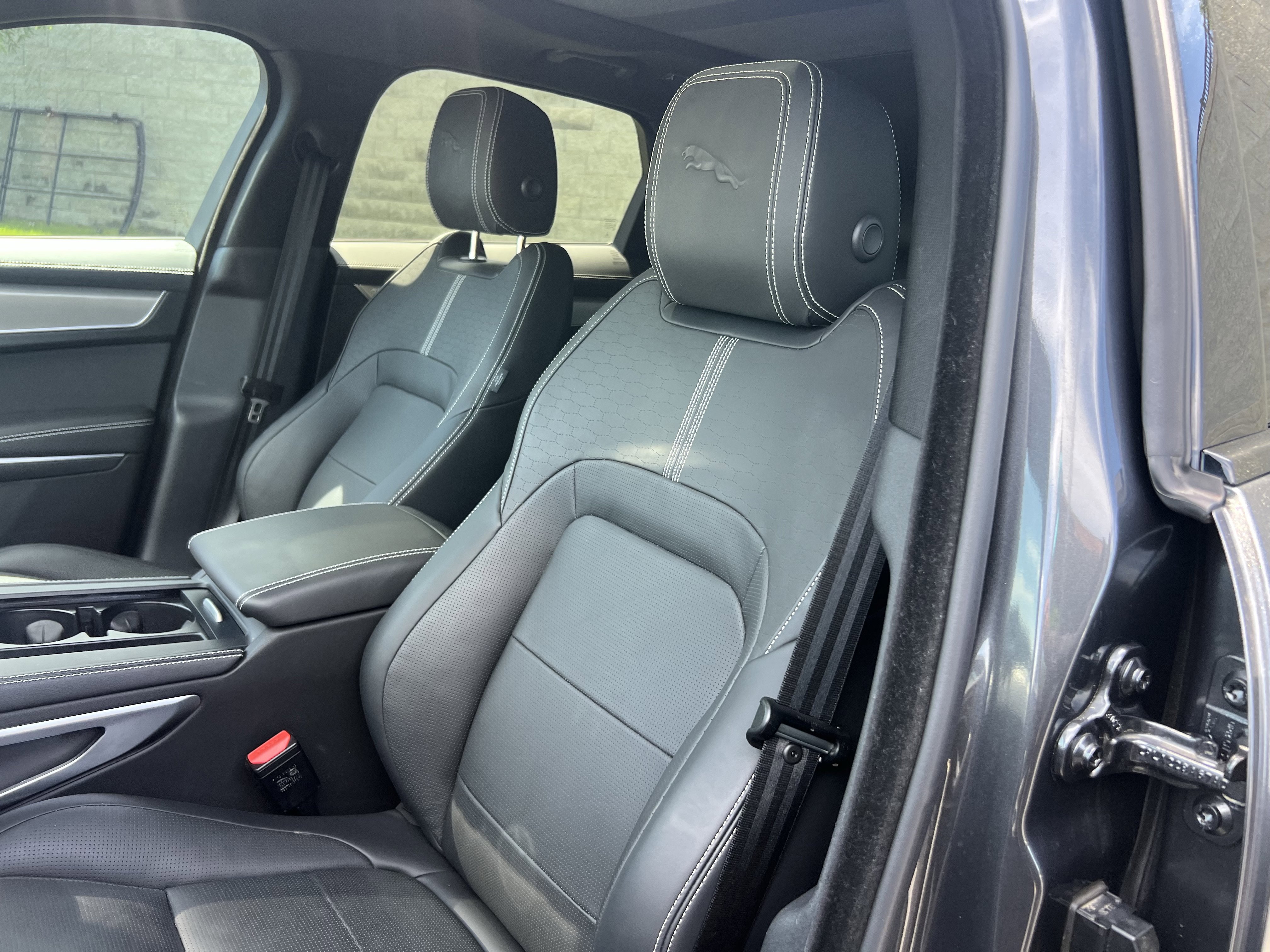 Used 2026 Jaguar F-PACE R-Dynamic S AWD/4WD image 32