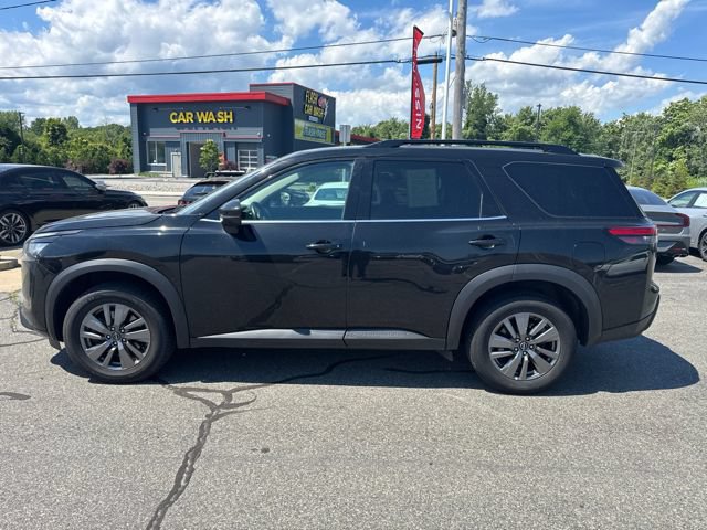 Used 2024 Nissan Pathfinder SV AWD/4WD image 8