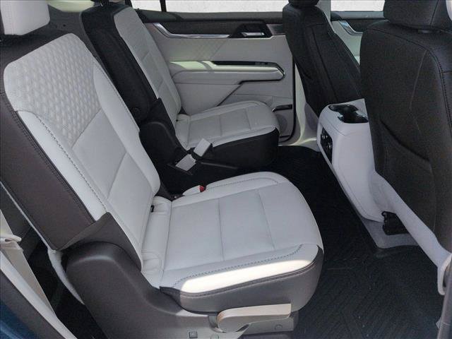 Certified 2025 GMC Acadia Denali w/ Super Cruise Package FWD image 29