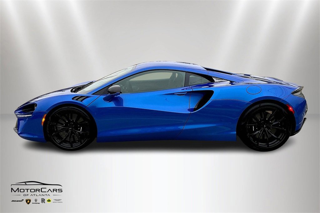 New 2025 McLaren Artura image 13