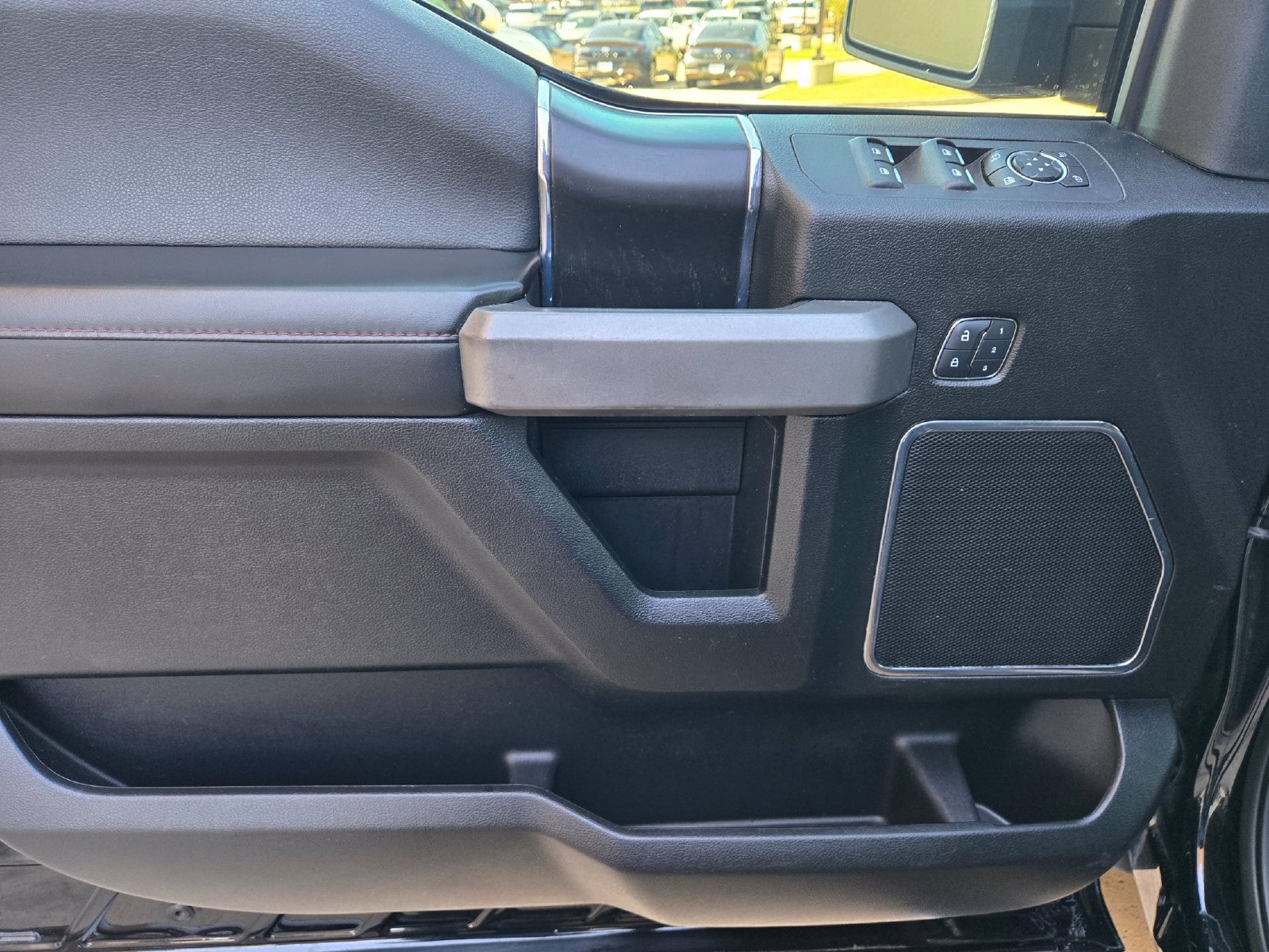 Used 2018 Ford F150 Platinum w/ Equipment Group 701A Luxury AWD/4WD image 30