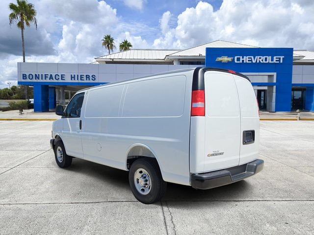 New 2026 Chevrolet Express 3500 RWD image 3