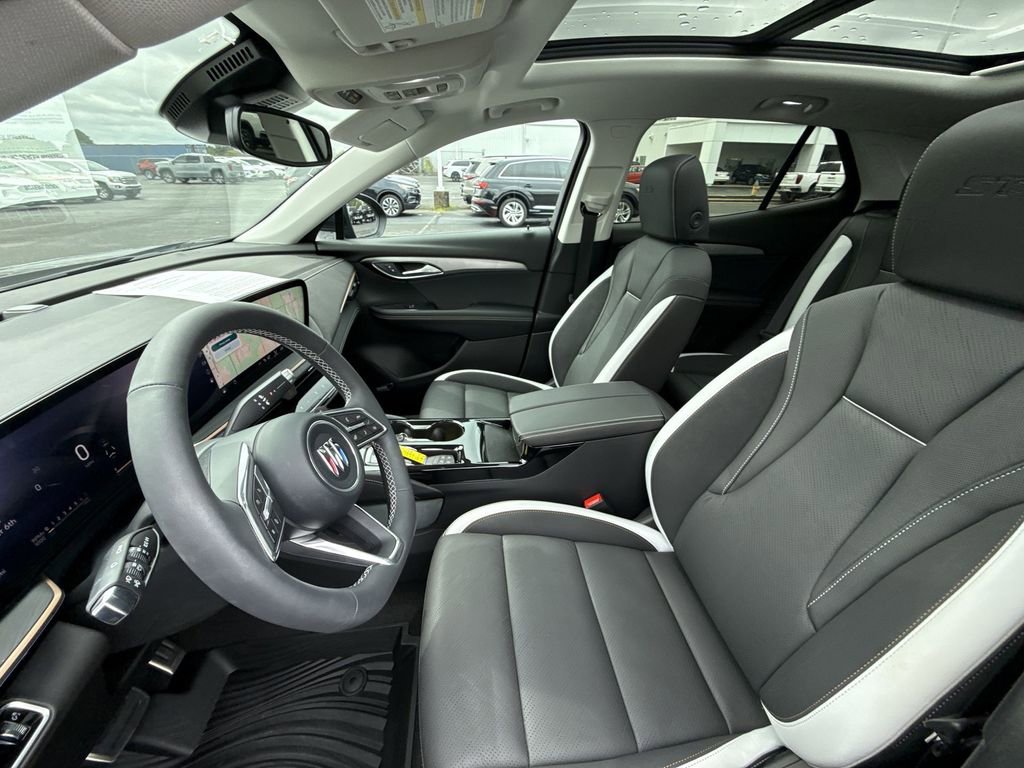 Certified 2025 Buick Envision Sport Touring image 26